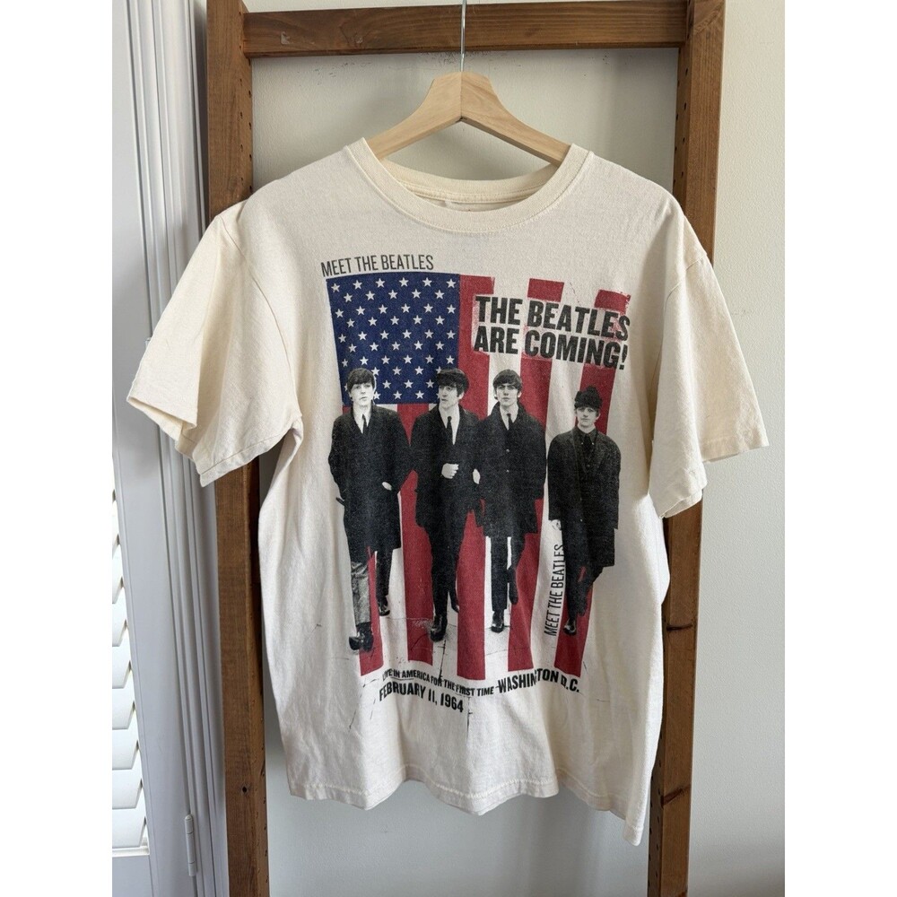The Beatles - Meet The Beatles 1964 - Washington DC - Medium T-Shirt Apple